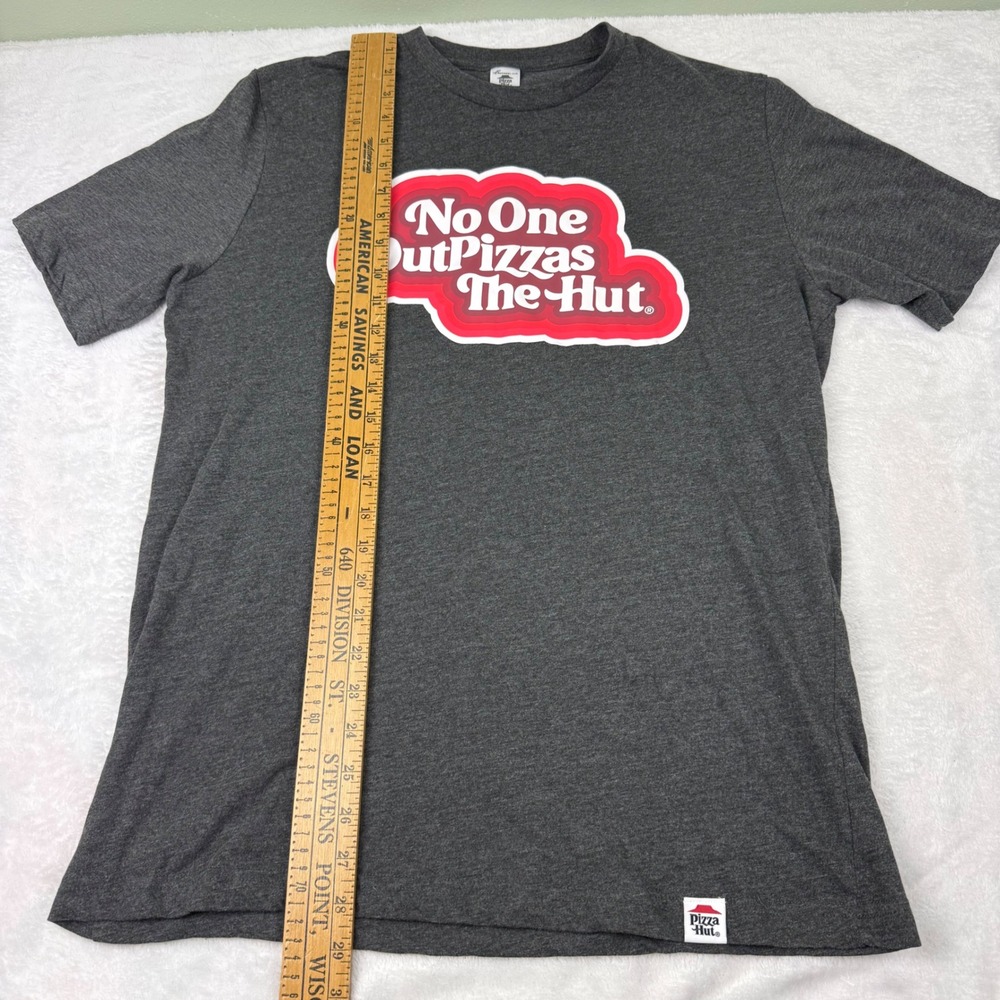 Pizza Hut No One OutPizzas The Hut‎ Graphic T-Shirt Mens Medium Gray employee - Picture 5 of 7
